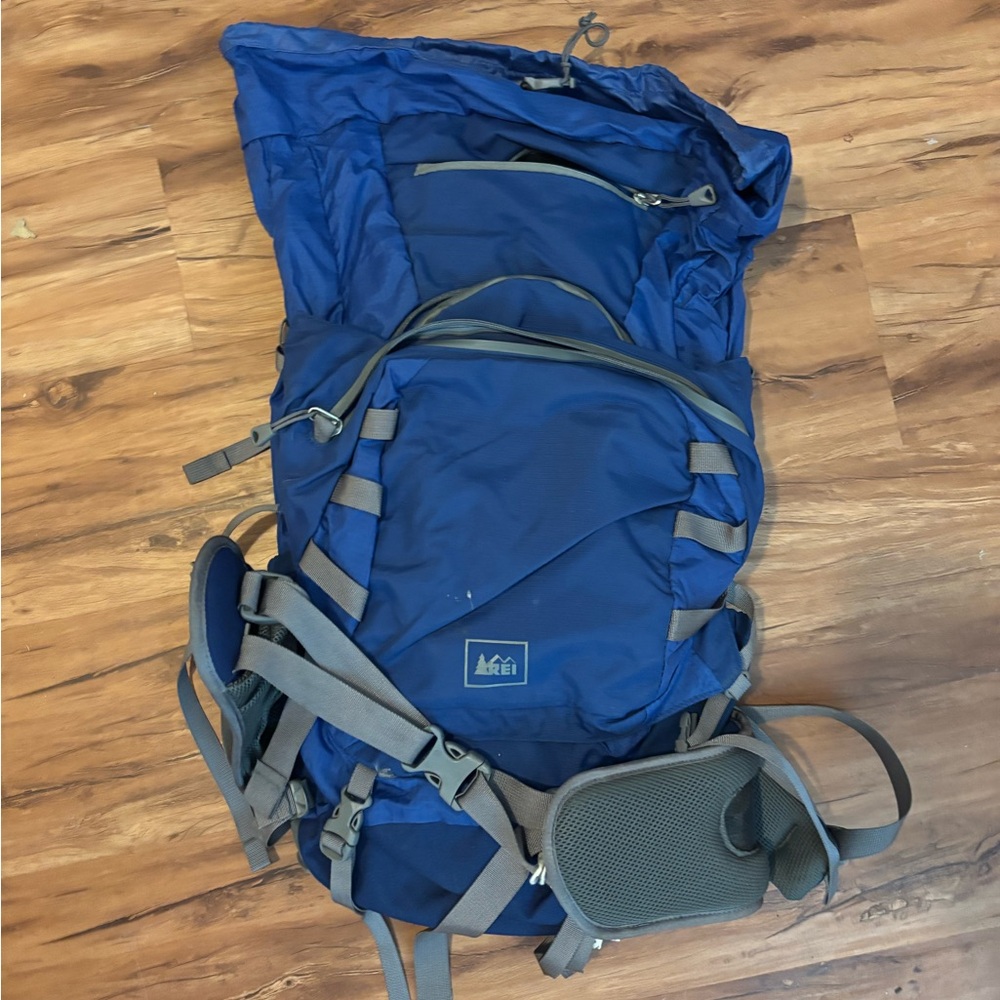 REI men’s Hiking Backpack